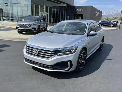 2020 Volkswagen Passat 2.0T R-Line