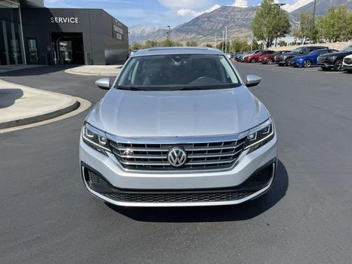 2020 Volkswagen Passat 2.0T R-Line