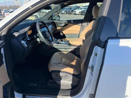 2022 Audi Q8 55 Premium Plus