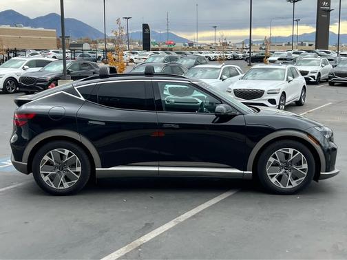 2025 Genesis GV60 Standard AWD