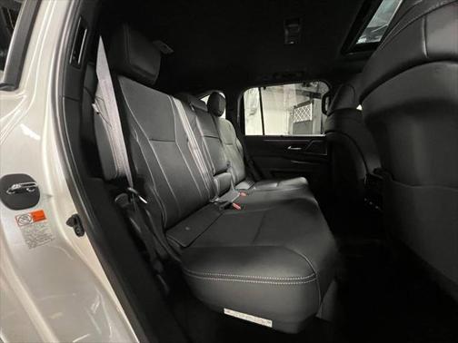 2025 Lexus LX 700h Luxury