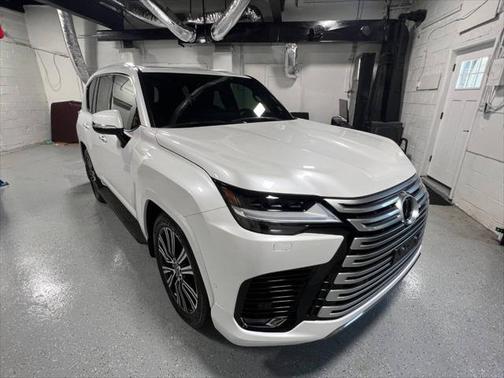 2025 Lexus LX 700h Luxury