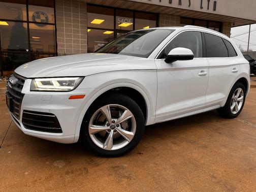 2020 Audi Q5 45 Premium Plus