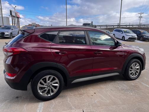 2017 Hyundai TUCSON SE Plus