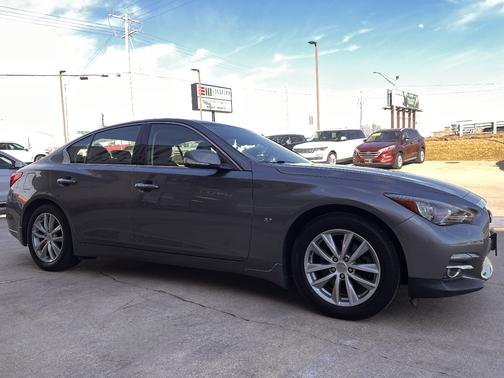 2015 INFINITI Q50 Premium