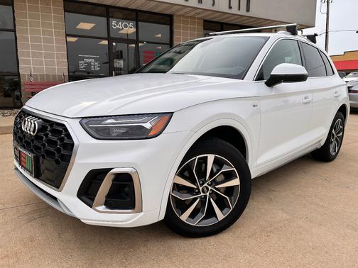 Glacier White Metallic 2023 Audi Q5 45 S line Premium Plus