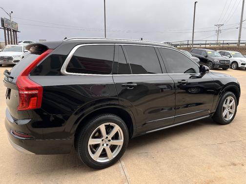 Onyx Black Metallic 2022 Volvo XC90 T6 Momentum