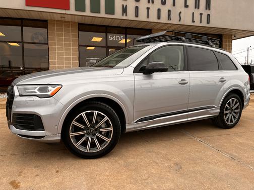 2022 Audi Q7 45 Premium Plus