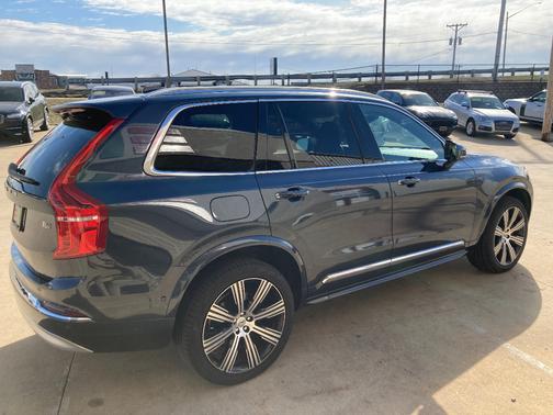 2022 Volvo XC90 T6 Inscription