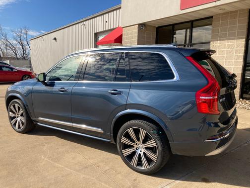 2022 Volvo XC90 T6 Inscription