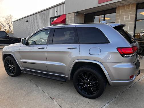 2017 Jeep Grand Cherokee Altitude