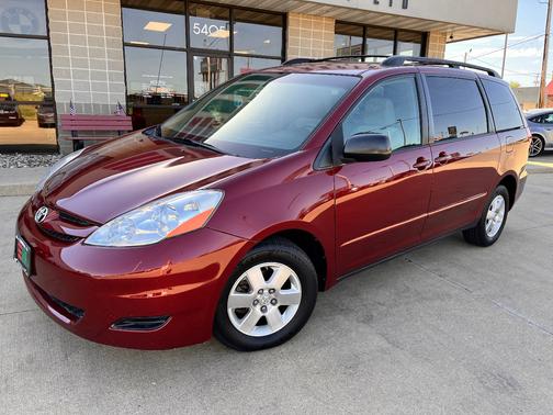 Salsa Red Pearl 2009 Toyota Sienna LE