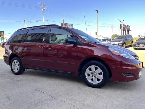 Salsa Red Pearl 2009 Toyota Sienna LE