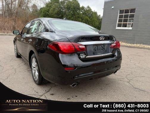 Black 2015 INFINITI Q70 3.7X