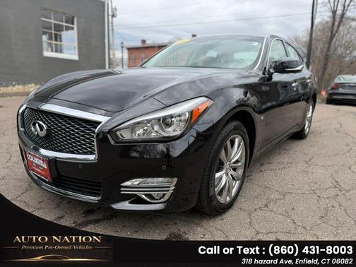 Black 2015 INFINITI Q70 3.7X