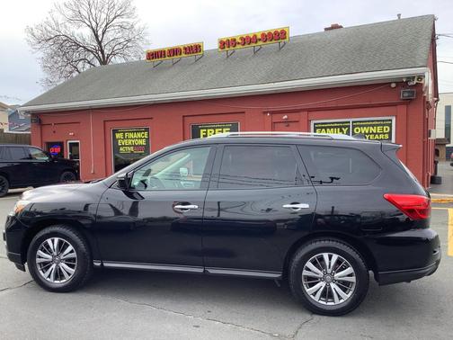 2019 Nissan Pathfinder SV