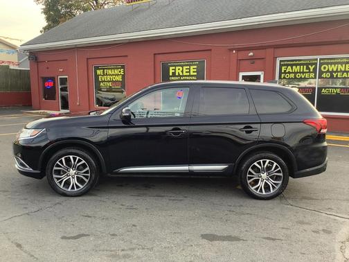 2017 Mitsubishi Outlander SE