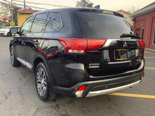 2017 Mitsubishi Outlander SE