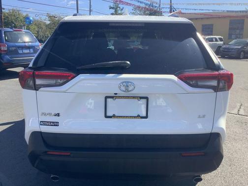 2019 Toyota RAV4 LE