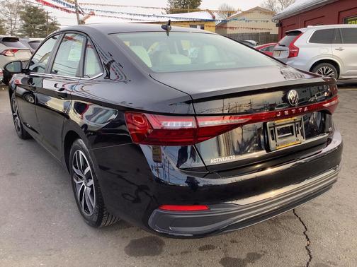 2025 Volkswagen Jetta 1.5T SE