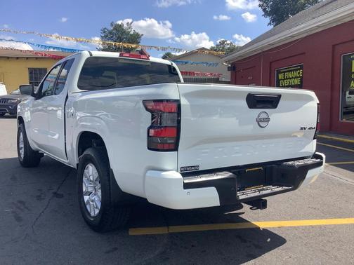 2022 Nissan Frontier SV