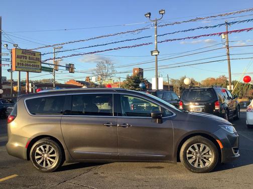 2020 Chrysler Pacifica Touring-L Plus