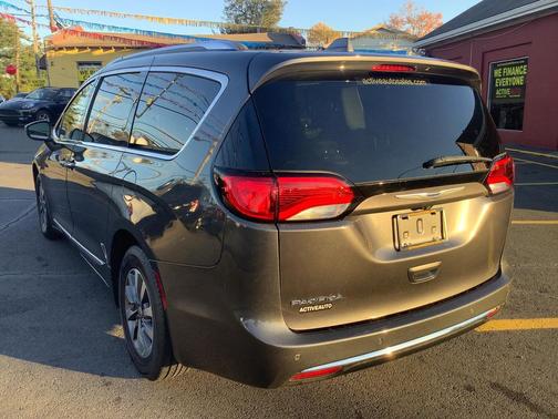 2020 Chrysler Pacifica Touring-L Plus