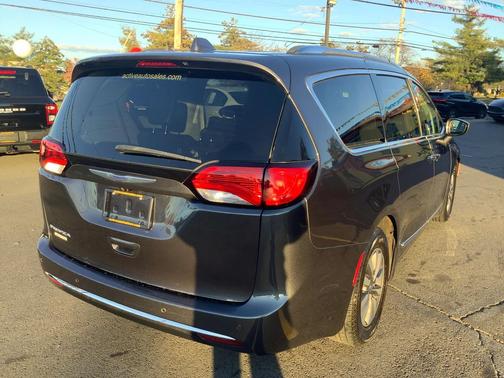 2020 Chrysler Pacifica Touring-L Plus