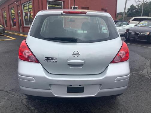 2012 Nissan Versa 1.8 S