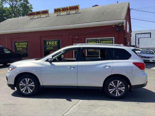 2020 Nissan Pathfinder S