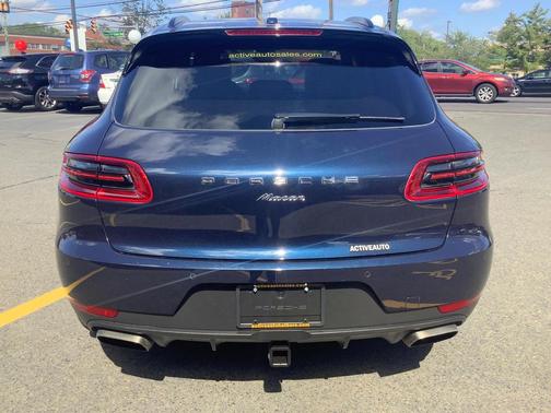 2018 Porsche Macan 