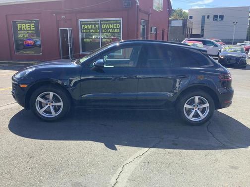 2018 Porsche Macan 