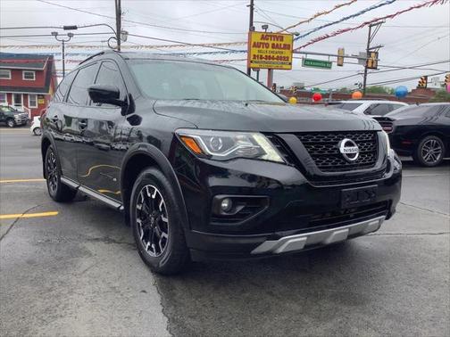 2020 Nissan Pathfinder SL
