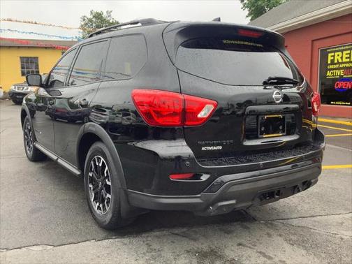 2020 Nissan Pathfinder SL