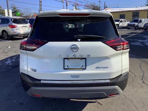 2022 Nissan Rogue SV