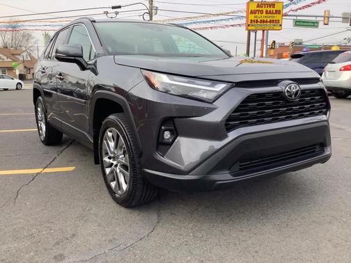 2023 Toyota RAV4 XLE Premium