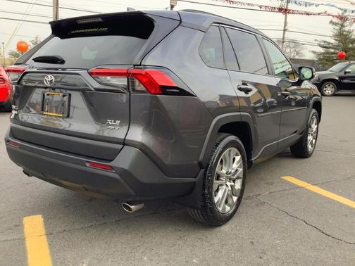 2023 Toyota RAV4 XLE Premium