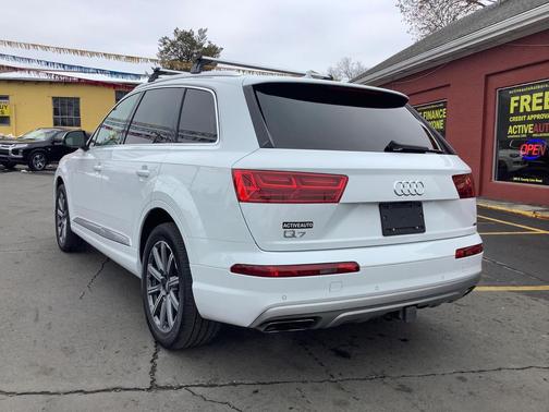 2019 Audi Q7 45 Premium Plus