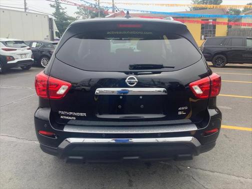 2020 Nissan Pathfinder SL