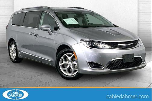 Billet Silver Metallic Clearcoat 2018 Chrysler Pacifica Touring-L Plus