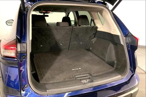 Deep Ocean Blue Pearl 2025 Nissan Rogue SV