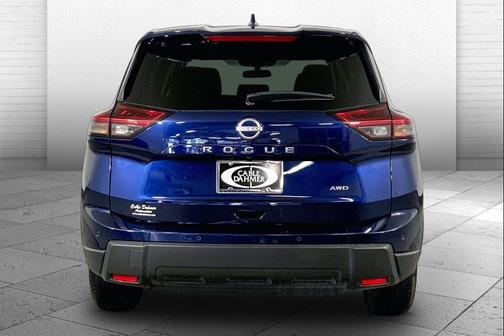 Deep Ocean Blue Pearl 2025 Nissan Rogue SV