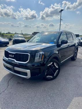 Ebony Black 2024 Kia Telluride EX
