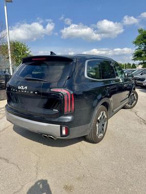 Ebony Black 2024 Kia Telluride EX