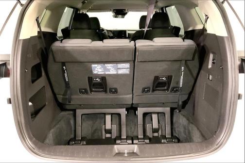 2023 Kia Carnival LX