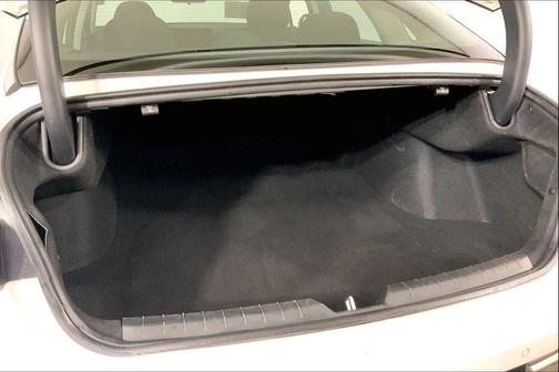 Snow White Pearl 2025 Kia K5 LXS