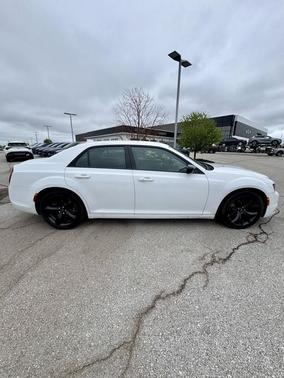 Bright White Clearcoat 2023 Chrysler 300 Touring