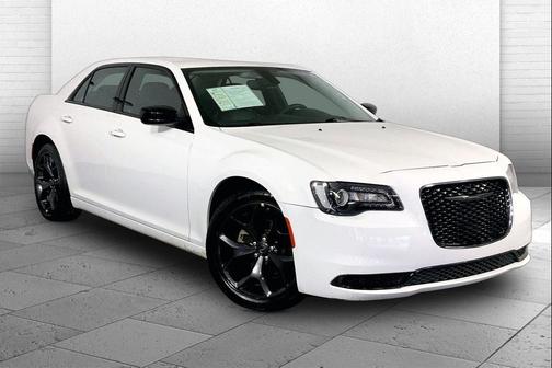 Bright White Clearcoat 2023 Chrysler 300 Touring