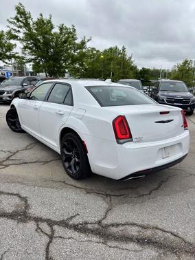 Bright White Clearcoat 2023 Chrysler 300 Touring
