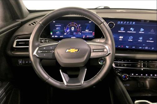 Summit White 2024 Chevrolet Traverse LT